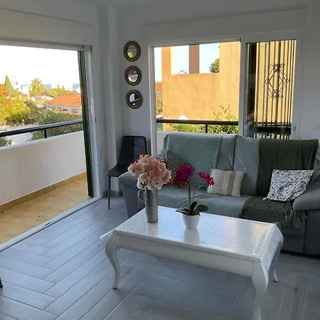 Moderne Pour 6 Adultes